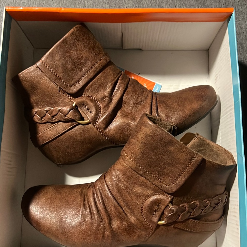 Ankle booties